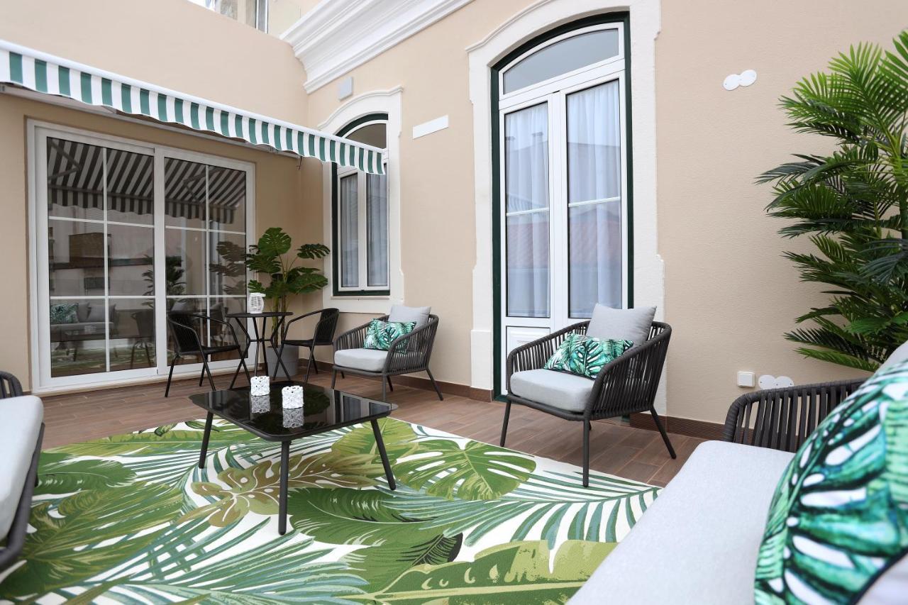 Glass Boutique - Rooms & Suites 大马里尼亚 外观 照片