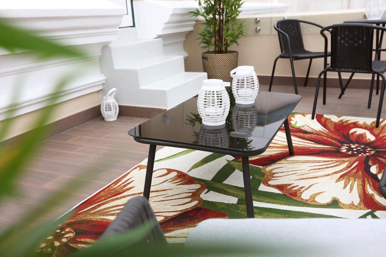 Glass Boutique - Rooms & Suites 大马里尼亚 外观 照片